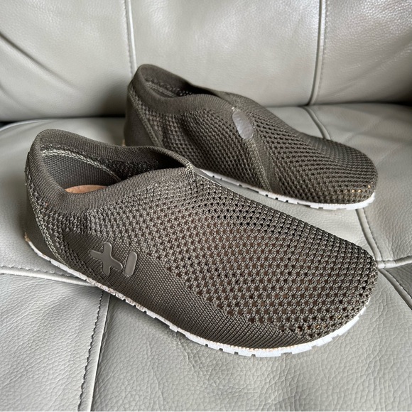 OTZ Unisex Shoes Women’s Sz 6 Espadrille Knit Textile Olive Green Slip On Casual - Picture 1 of 14
